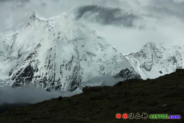 贡噶雪山